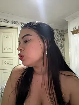 Snapshot of sweet_ruby_ chatting on 05/17/26, 12:08 sweet ruby online show from 05/17/26, 12:08