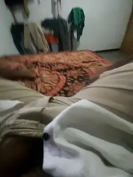 sheneth2005 online show from 12/16/25, 08:41