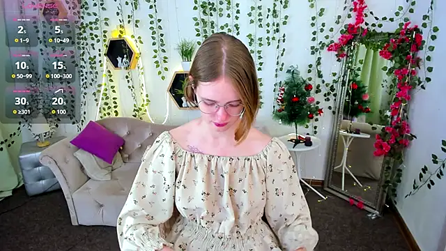 Mia Mooore online show from 12/14/25, 01:38