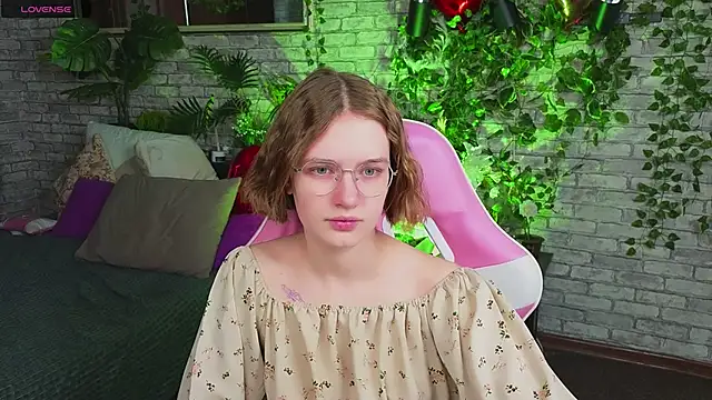 Mia Mooore online show from 02/15/26, 01:31