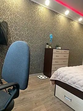 Sweet little gir online show from 04/13/26, 03:28