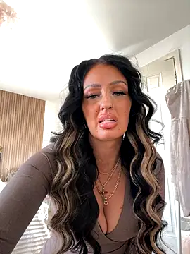 Lolaxox  online show from 12/19/25, 11:28