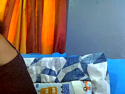 Snapshot of PreettyTee chatting on 07/26/26, 01:40 PreettyTee online show from 07/26/26, 01:40
