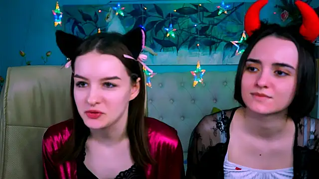 KateWillows online show from 04/11/26, 04:28