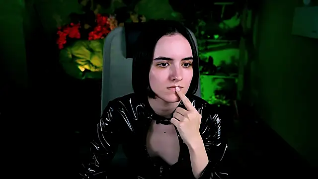 KateWillows online show from 04/23/26, 12:29