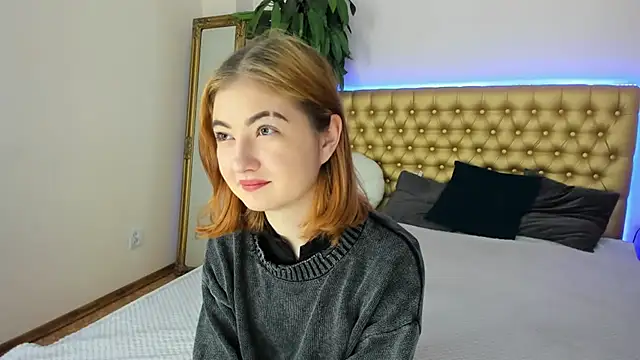 Snapshot of KristineGloww chatting on 12/01/25, 07:46 KristineGloww online show from 12/01/25, 07:46