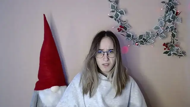 Moon  Lily online show from 12/15/25, 01:37