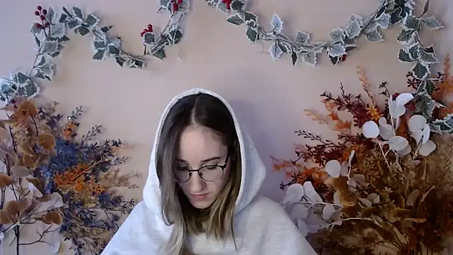 Moon  Lily online show from 12/17/25, 01:06