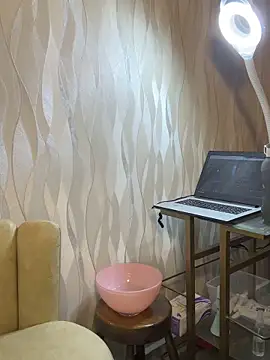 Snapshot of SofhiaTaylor chatting on 12/20/25, 11:45 SofhiaTaylor online show from 12/20/25, 11:45