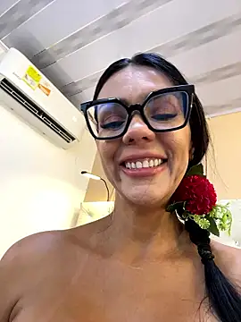 Snapshot of SofhiaTaylor chatting on 01/12/26, 10:26 SofhiaTaylor online show from 01/12/26, 10:26