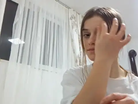 Snapshot of MildredVillareal chatting on 12/05/25, 04:47 MildredVillareal online show from 12/05/25, 04:47