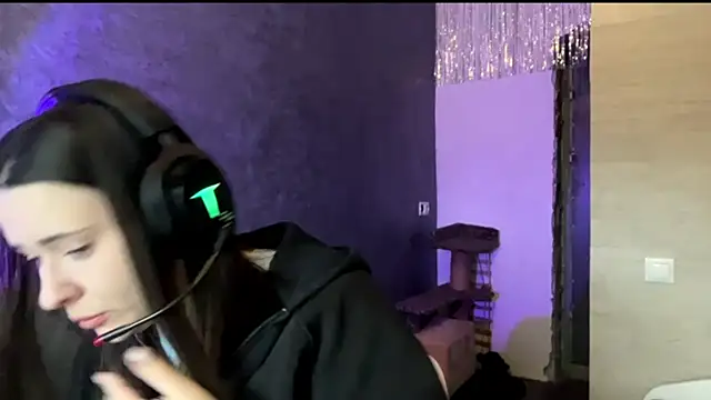 AngeliqueSulima online show from 12/14/25, 07:14