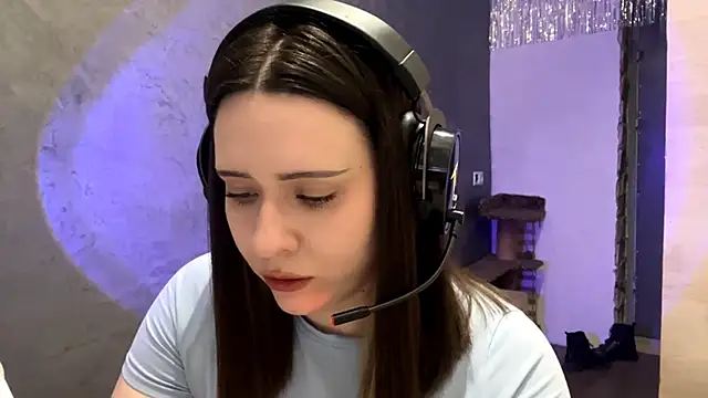 AngeliqueSulima online show from 12/17/25, 02:34