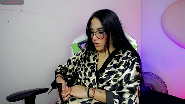 Snapshot of Mishell_hot_ chatting on 11/30/25, 08:57 Mishell hot online show from 11/30/25, 08:57