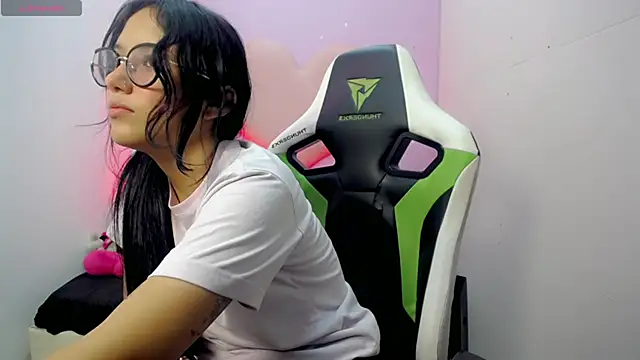 Mishell hot  online show from 12/03/25, 08:29