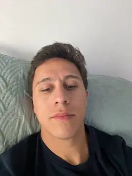 Snapshot of Emanueldickarg chatting on 12/16/25, 09:09 Emanueldickarg online show from 12/16/25, 09:09