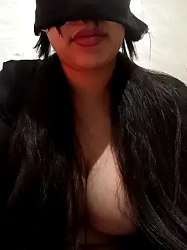 Amou-na online show from 11/30/25, 01:20