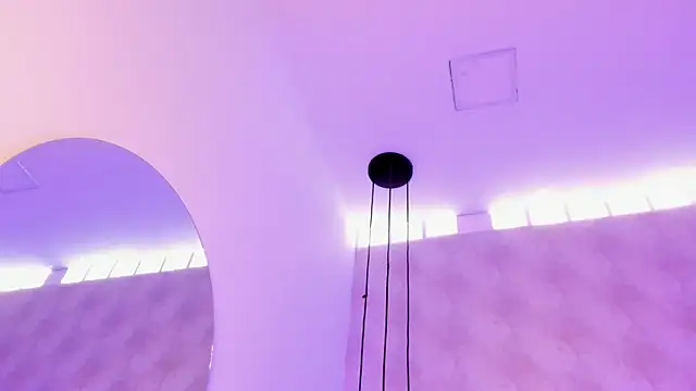 Snapshot of Emily_luve chatting on 02/14/26, 01:30 Emily luve online show from 02/14/26, 01:30