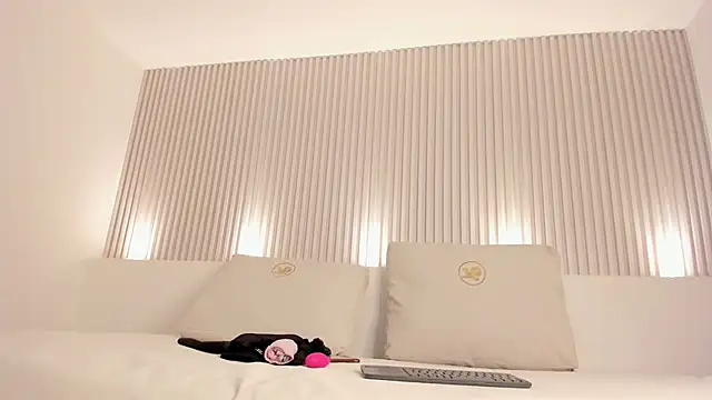 ayla velt online show from 04/21/26, 08:55