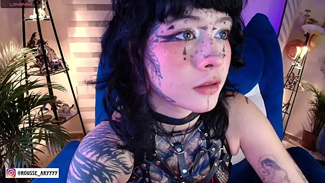 Snapshot of AryRousse chatting on 06/17/26, 02:36 AryRousse online show from 06/17/26, 02:36
