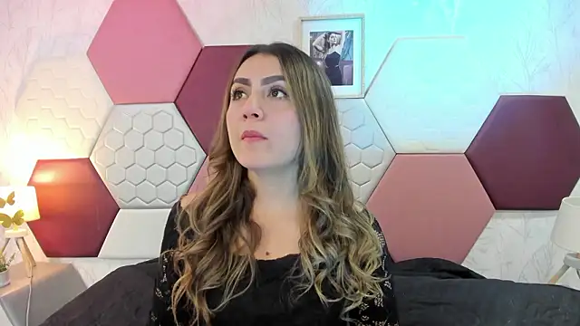 AriaRous online show from 03/25/26, 05:19