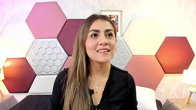 AriaRous online show from 04/21/26, 04:01