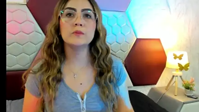 Snapshot of AriaRous chatting on 04/28/26, 04:34 AriaRous online show from 04/28/26, 04:34