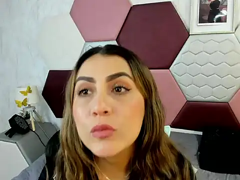 Snapshot of AriaRous chatting on 05/05/26, 03:42 AriaRous online show from 05/05/26, 03:42