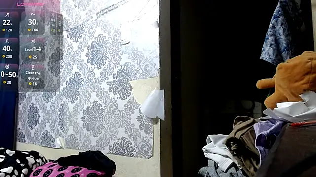 Snapshot of violetta01_candy chatting on 11/30/25, 03:43 violetta01 candy online show from 11/30/25, 03:43