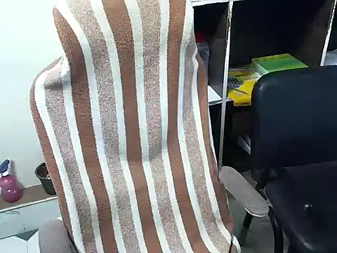 TwinklyBasket897 online show from 12/03/25, 03:21