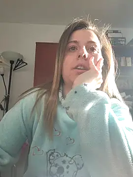 Snapshot of Sareyxon chatting on 12/05/25, 08:45 Sareyxon online show from 12/05/25, 08:45