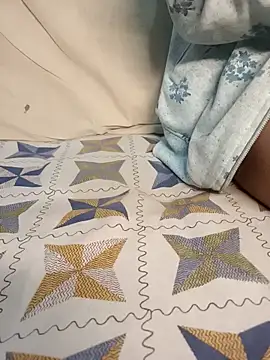 Snapshot of DIKLOOVERR chatting on 12/22/25, 11:57 DIKLOOVERR online show from 12/22/25, 11:57