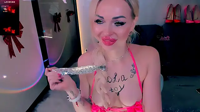 Snapshot of Lola_Bombita chatting on 01/14/26, 07:41 Lola Bombita online show from 01/14/26, 07:41