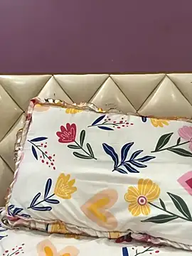 Snapshot of maya00mayaa chatting on 12/20/25, 10:55 maya00mayaa online show from 12/20/25, 10:55