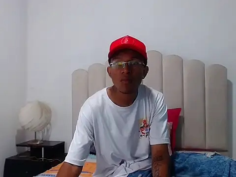 BobbyHot 4u online show from 12/01/25, 01:16