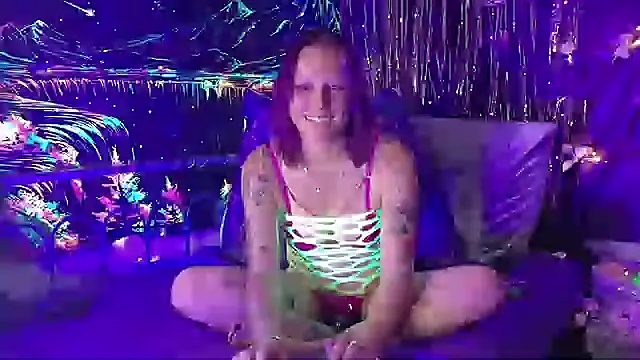 Snapshot of Freckleangel69 chatting on 05/30/26, 01:25 Freckleangel69 online show from 05/30/26, 01:25