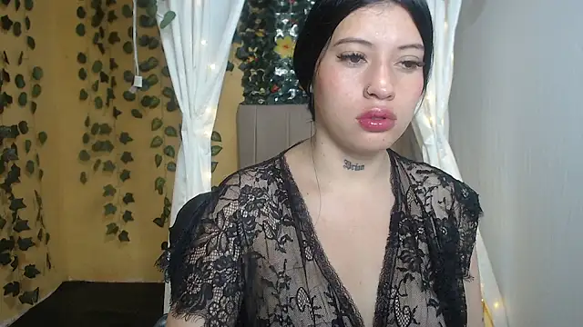 Snapshot of karen_888 chatting on 12/16/25, 02:00 karen 888 online show from 12/16/25, 02:00