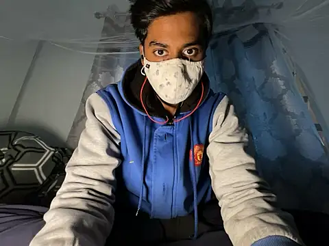 hunterboy2001 online show from 12/18/25, 09:04