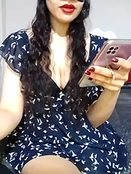 Snapshot of deva-sexy chatting on 04/28/26, 04:45 deva-sexy online show from 04/28/26, 04:45