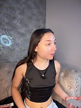 Snapshot of Mia_Luxor chatting on 07/17/26, 11:39 Mia Luxor online show from 07/17/26, 11:39