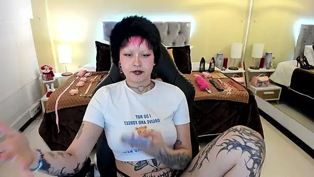 Snapshot of Saskia_Vellour chatting on 11/29/25, 08:45 Saskia Vellour online show from 11/29/25, 08:45