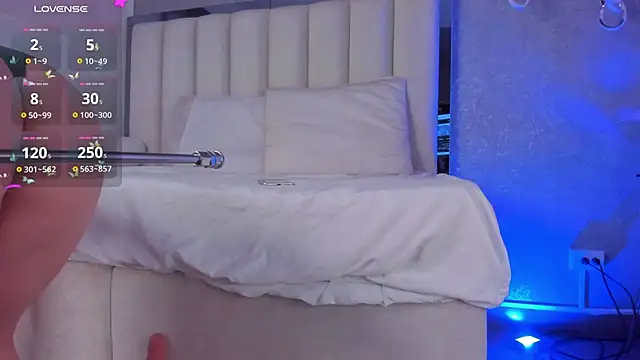 CloeParker  online show from 12/16/25, 11:26