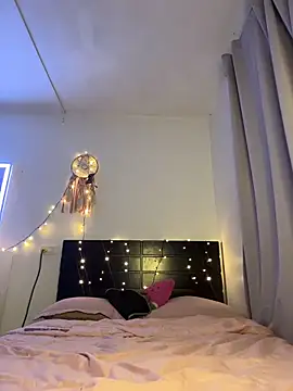 kira velour online show from 12/19/25, 12:39