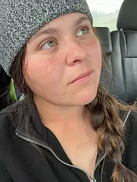 Snapshot of WattledFourth chatting on 12/15/25, 08:24 WattledFourth online show from 12/15/25, 08:24