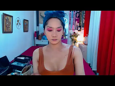 UrScreenGoddess online show from 12/18/25, 08:59