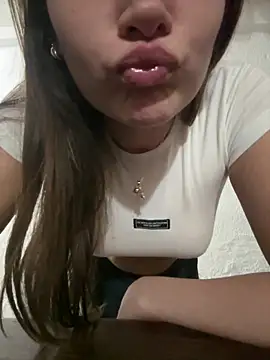 Snapshot of aaanastasiaa113 chatting on 05/23/26, 10:47 aaanastasiaa113 online show from 05/23/26, 10:47