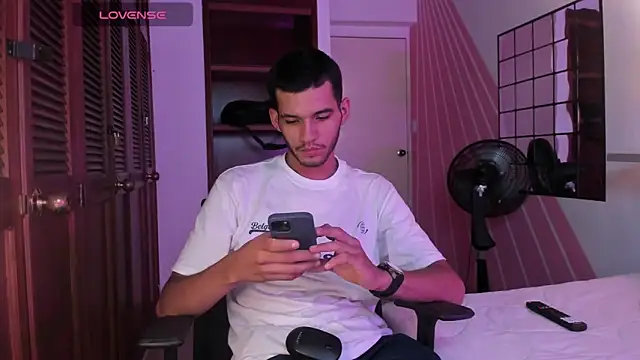 Snapshot of dear_lover1 chatting on 12/05/25, 11:30 dear lover1 online show from 12/05/25, 11:30