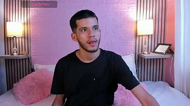 Snapshot of dear_lover1 chatting on 12/14/25, 08:35 dear lover1 online show from 12/14/25, 08:35