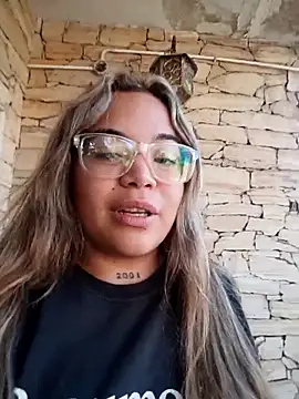 Lindalatina2001 online show from 04/23/26, 07:27