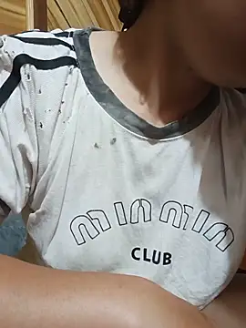 Snapshot of Evelyn-n chatting on 06/19/26, 10:46 Evelyn-n online show from 06/19/26, 10:46